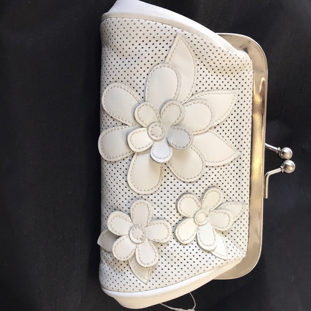 Isabella Fiore White clutch